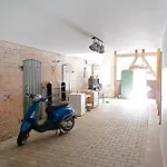 Junge 3 Apartment