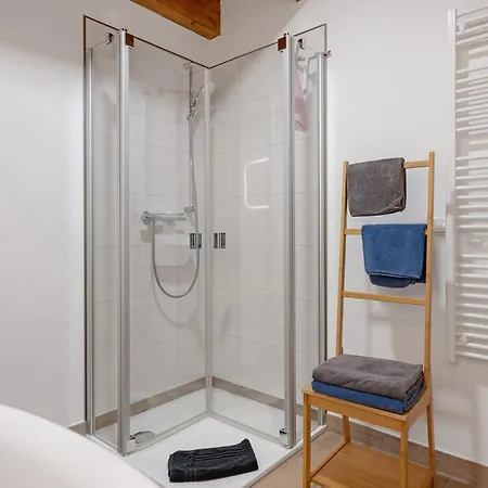 Junge 3 アパート