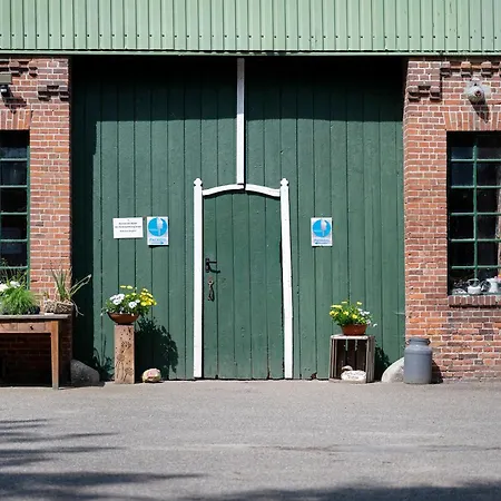 Junge 3 アパート *